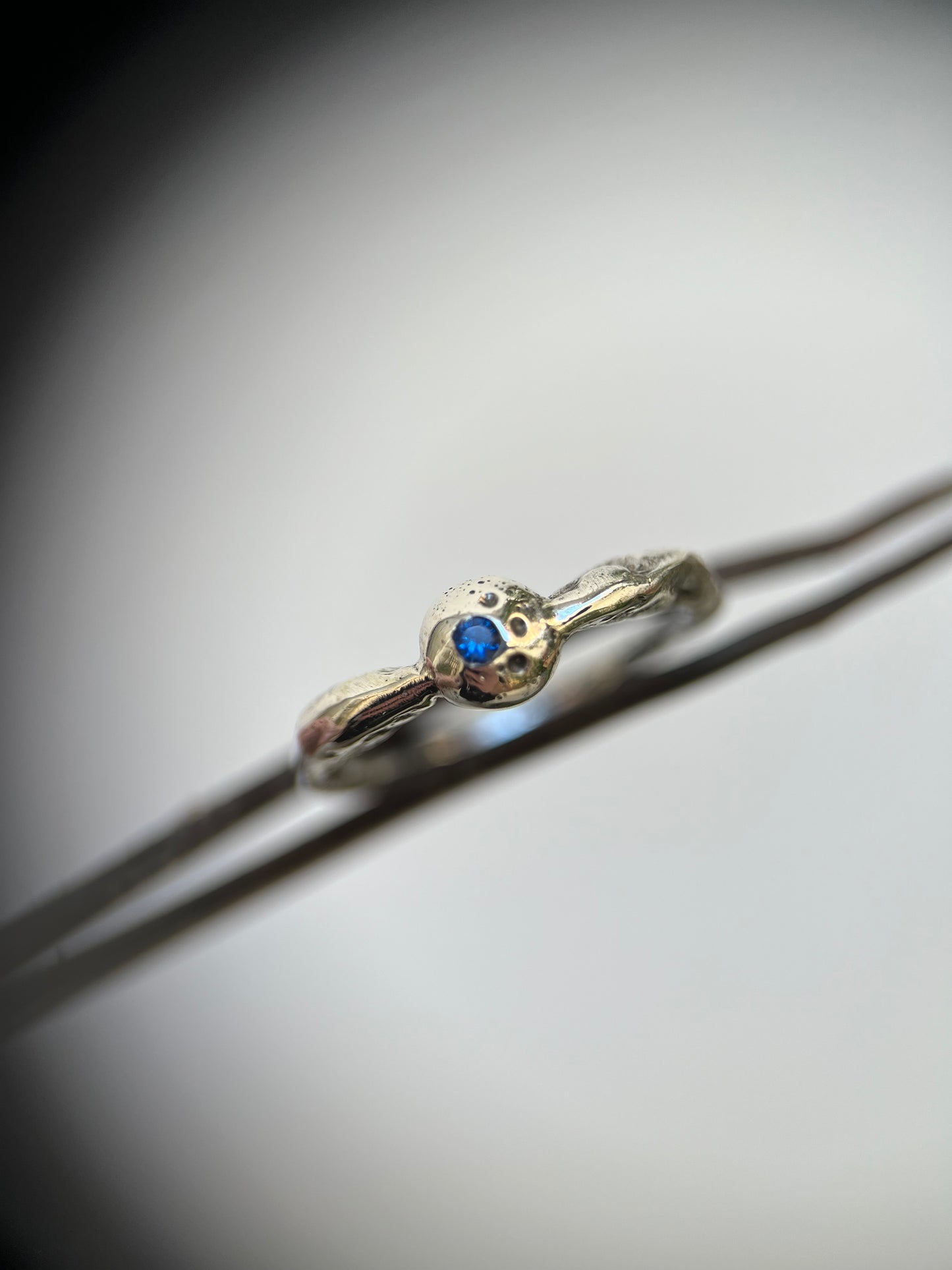 Anillo Trilly Fluid Zafiro
