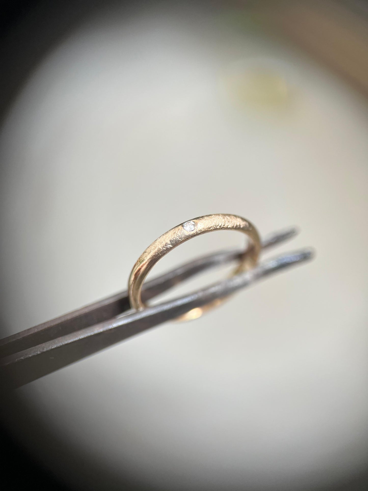 Contemporary Wedding bands 18k Gold - ice effect with diamond