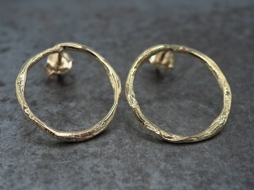Círculos líquidos rellenos de oro