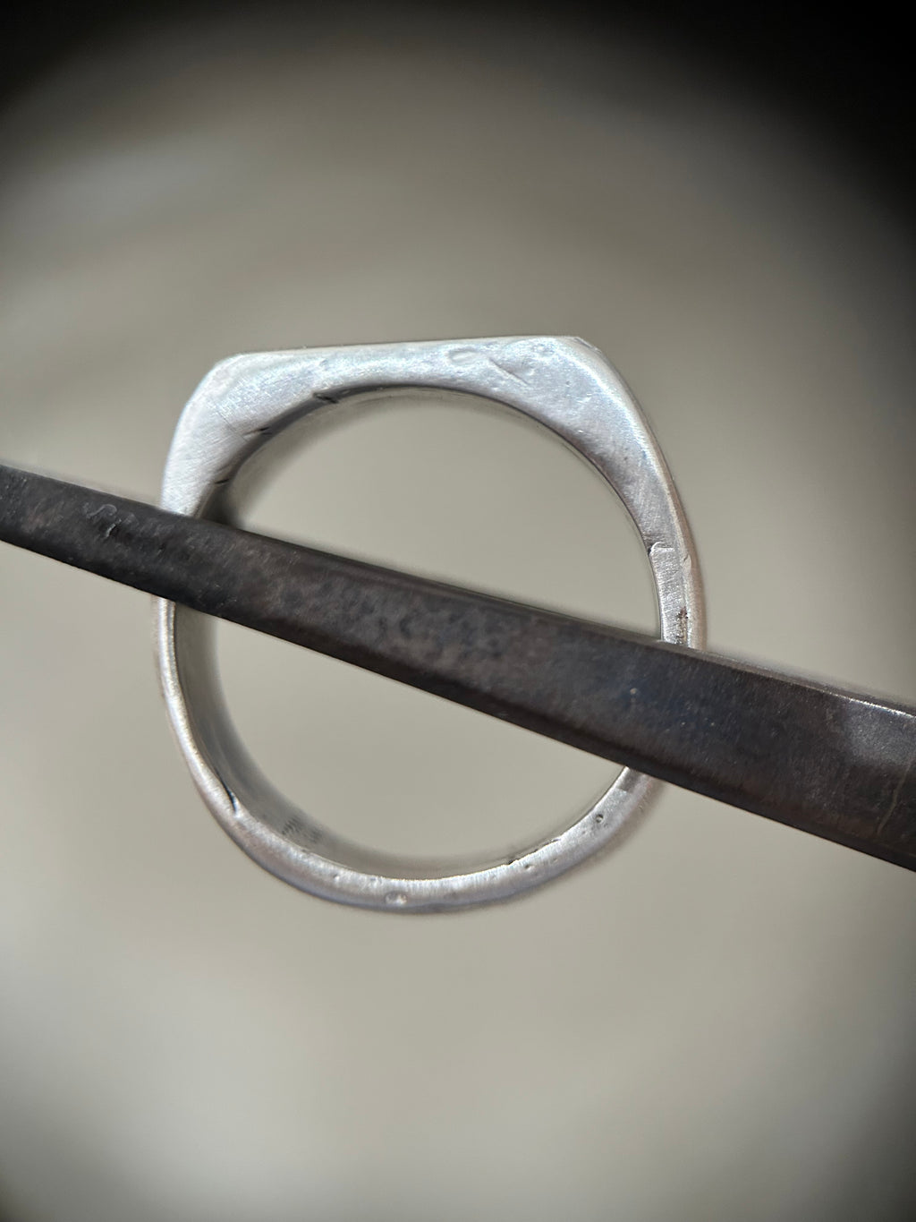 Signet L