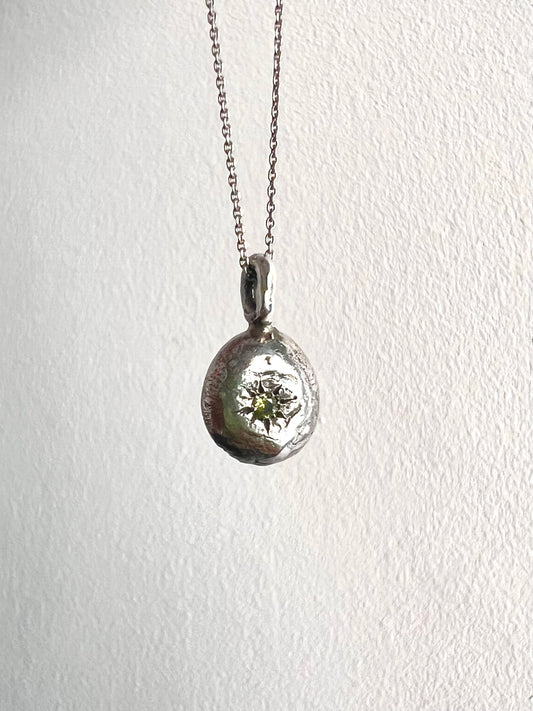 Mini Tārā pendant