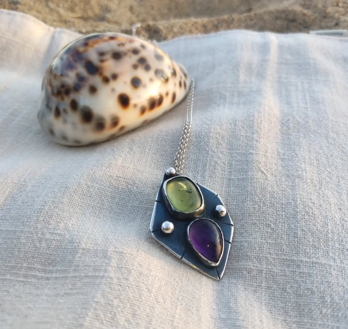 Amethyst and peridot tale