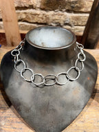 Collar de cadena martillada